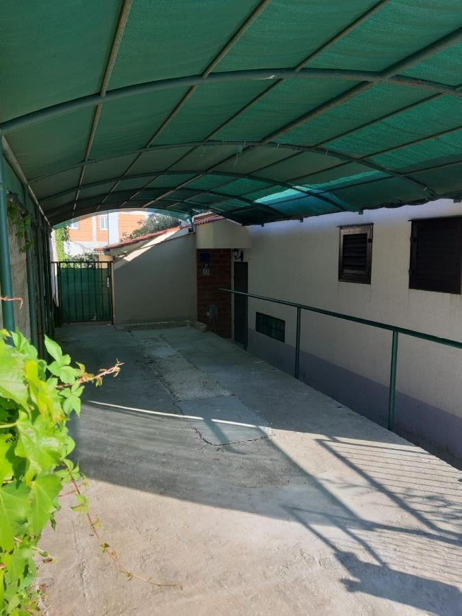 טרוגיר Apartments By The Sea Mavarstica, Ciovo - 2043 מראה חיצוני תמונה