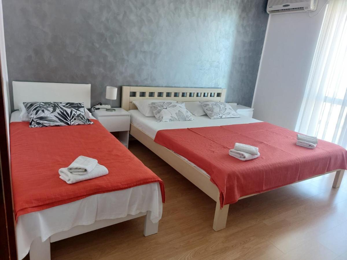 טרוגיר Apartments By The Sea Mavarstica, Ciovo - 2043 מראה חיצוני תמונה